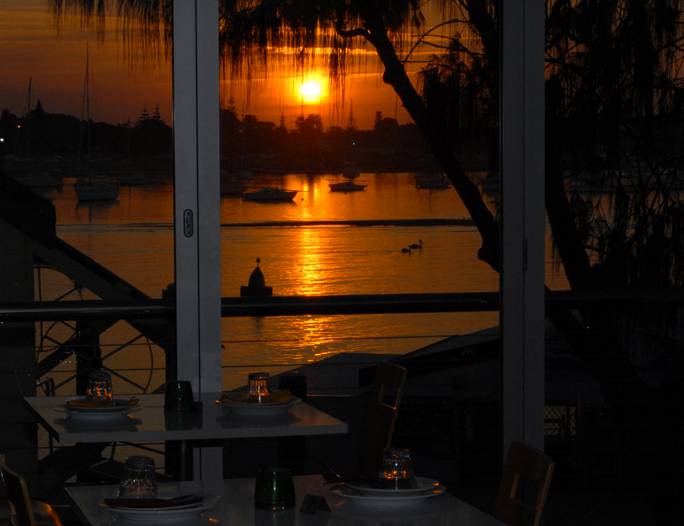 Lighthouse Beach ACT Accommodation Brisbane