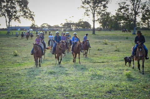 Night Horse Ride And Dinner - Accommodation Brisbane 1