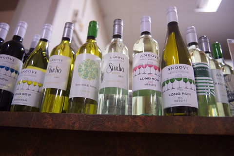 Beer And Wine O'Clock At Club Boutique Hotel Cunnamulla - Accommodation Brisbane 1