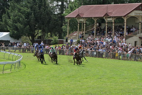 Tumut Boxing Day Races - Accommodation Brisbane 0