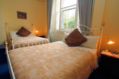 The Lodge On Elizabeth - Accommodation Brisbane 5