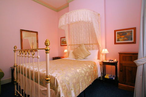The Lodge On Elizabeth - Accommodation Brisbane 4