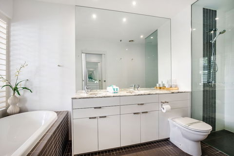Ultra Broadbeach - Accommodation Brisbane 4