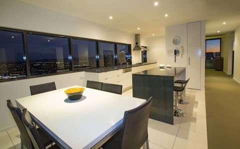 Ultra Broadbeach - Accommodation Brisbane 5