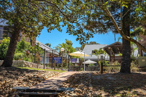 Glen Eden Beach Resort - Accommodation Brisbane 4