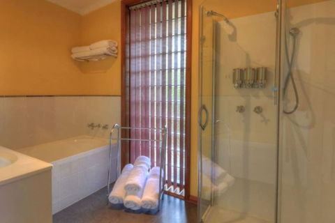 Driftwood Cottages - Accommodation Brisbane 5