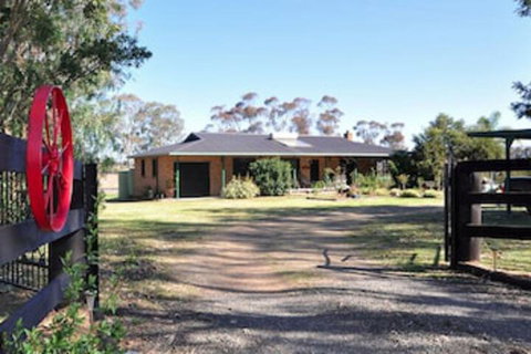 Talga Vines Vineyard Escape - Accommodation Brisbane 0