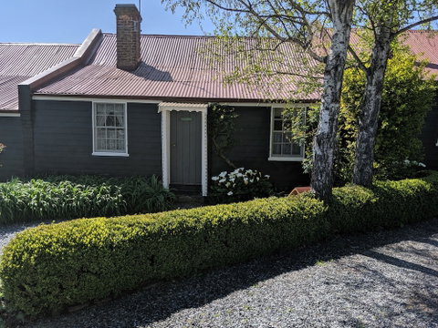 Alice's Cottages - Accommodation Brisbane 0
