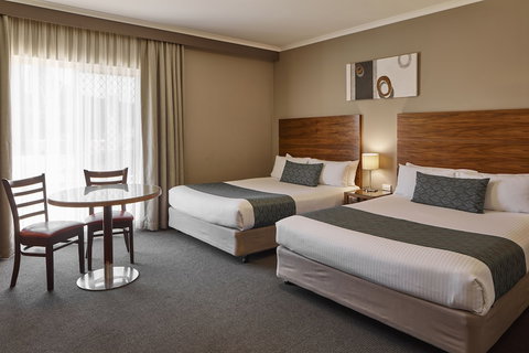 Quality Hotel Dickson - Accommodation Brisbane 3