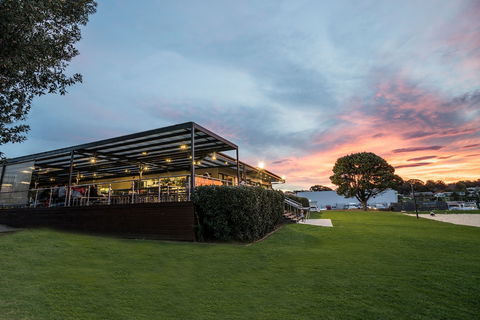 The Huskisson - Accommodation Brisbane 0