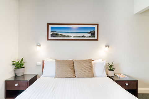 The Huskisson - Accommodation Brisbane 4