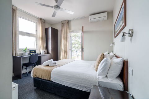 The Huskisson - Accommodation Brisbane 3