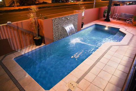 Rocky Resort Motor Inn - Accommodation Brisbane 5