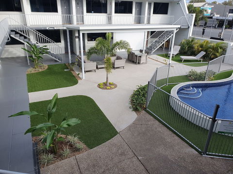 Montego Mermaid Beach Motel - Accommodation Brisbane 1