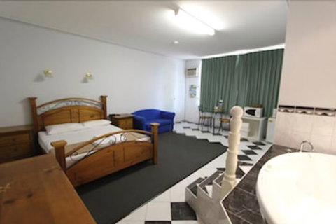 Lazy River Motor Inn - Accommodation Brisbane 2