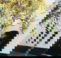 Naughtons Hotel - Accommodation Brisbane