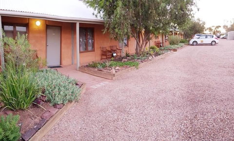 Mud Hut Motel - Accommodation Brisbane 1