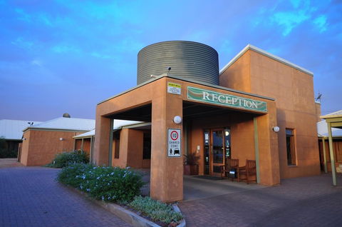 Mud Hut Motel - Accommodation Brisbane 5