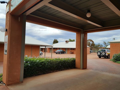 Mud Hut Motel - Accommodation Brisbane 0