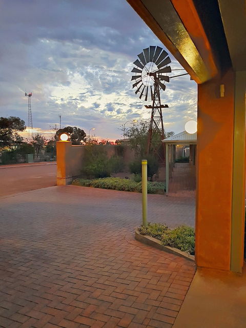 Mud Hut Motel - Accommodation Brisbane 6