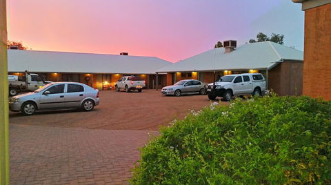 Mud Hut Motel - Accommodation Brisbane 2