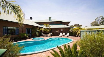 Tree Top Walk Motel - Accommodation Brisbane 2