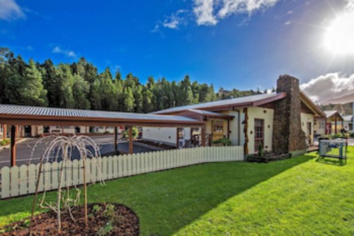 Queenstown TAS Accommodation Brisbane
