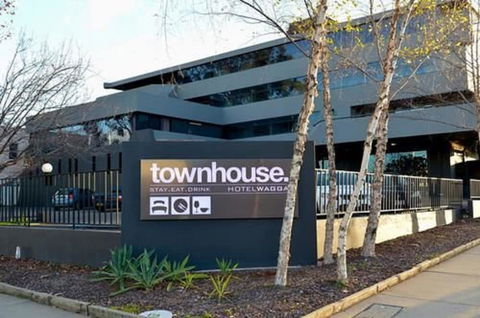 Townhouse Hotel - Accommodation Brisbane 1