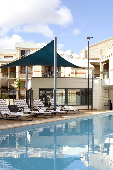 Mont Clare Boutique Apartments - Accommodation Brisbane 1