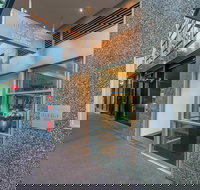 Mantra 100 Exhibition - Accommodation Brisbane