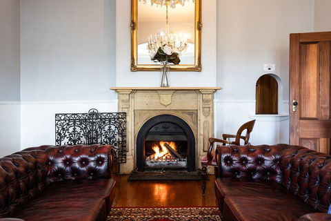 The Dragonfly Inn - Accommodation Brisbane 5