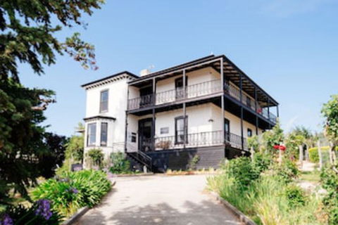 The Dragonfly Inn - Accommodation Brisbane 0