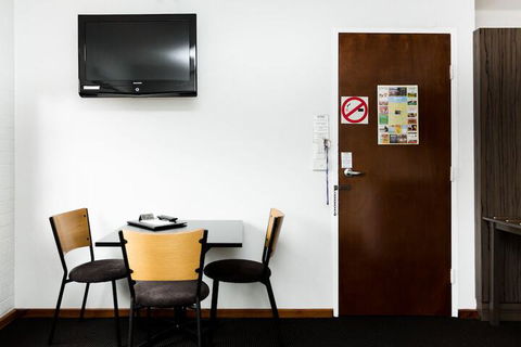 Bay Hotel Apartments - Accommodation Brisbane 3