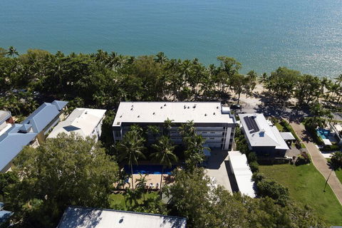 Agincourt Beachfront Apartments - Accommodation Brisbane 3