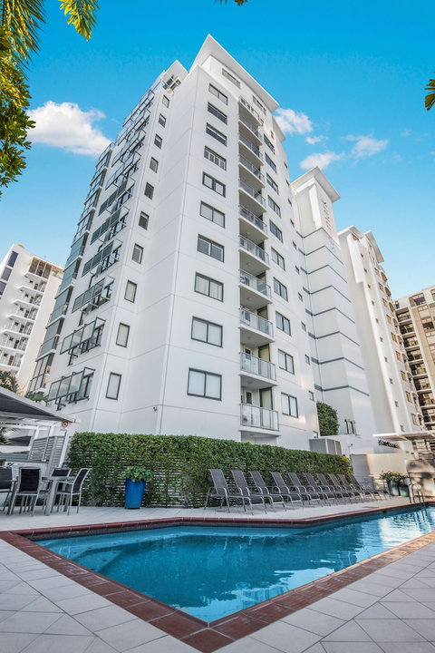 Seamark On First - Accommodation Brisbane 3