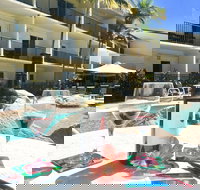 Cairns Queenslander Hotel  Apartments