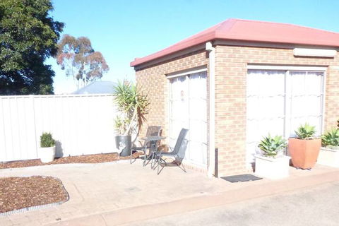Colonial Motor Inn Bairnsdale - Accommodation Brisbane 1