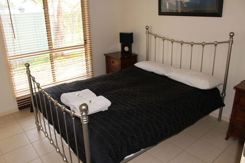 Allusion Wines Cottages - Accommodation Brisbane 4