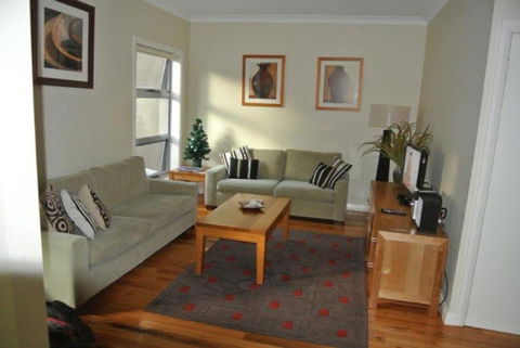 The Beach Townhouse - Accommodation Brisbane 3