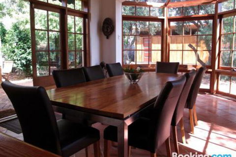 The Russell House - Accommodation Brisbane 0