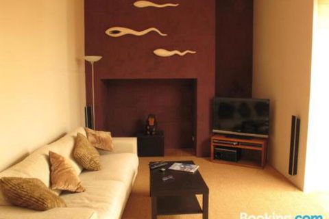 The Russell House - Accommodation Brisbane 3