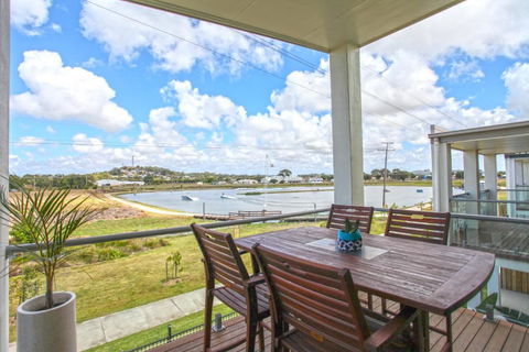 Lakeside Deck House - Accommodation Brisbane 5