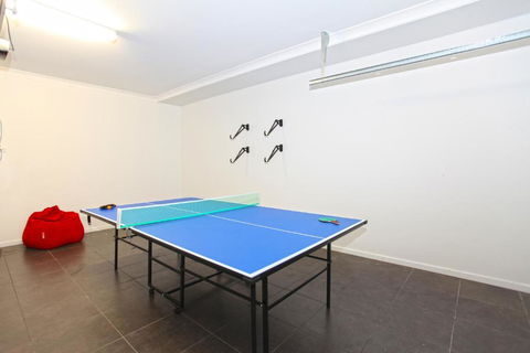 Lakeside Deck House - Accommodation Brisbane 3