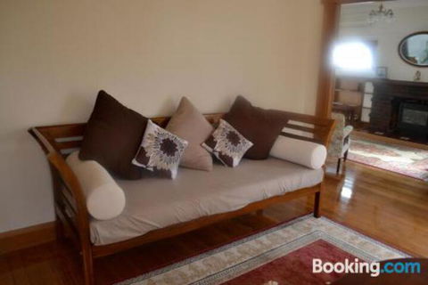 Hillside Cottage - Accommodation Brisbane 0