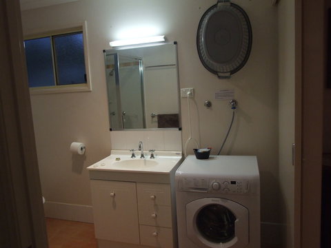 Lake Barra Cottages - Accommodation Brisbane 4