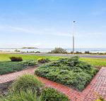 By The Sea Franklin Beachfront Apartment WiFi - Accommodation Brisbane