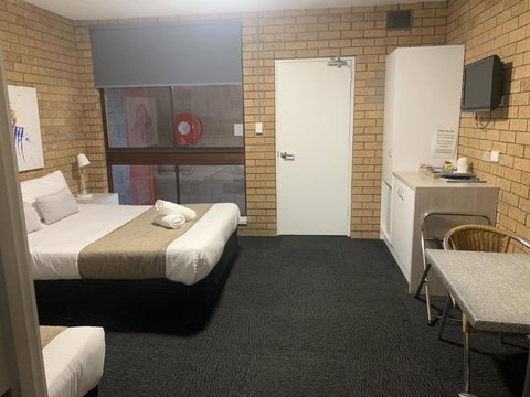 Alpine Hotel Bright - Accommodation Brisbane 1