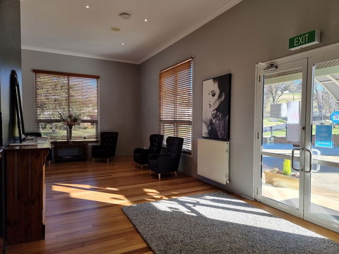 Tumbarumba Motel & Elms Restaurant - Accommodation Brisbane 3