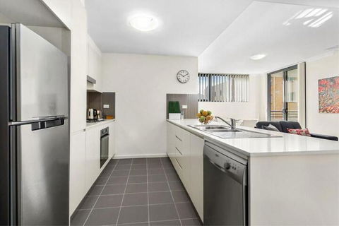 Astra Apartments Liverpool - Accommodation Brisbane 6