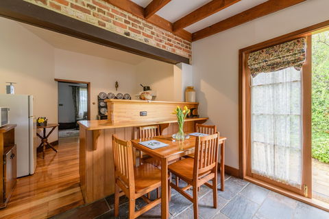 Bridge Cottage - Accommodation Brisbane 3
